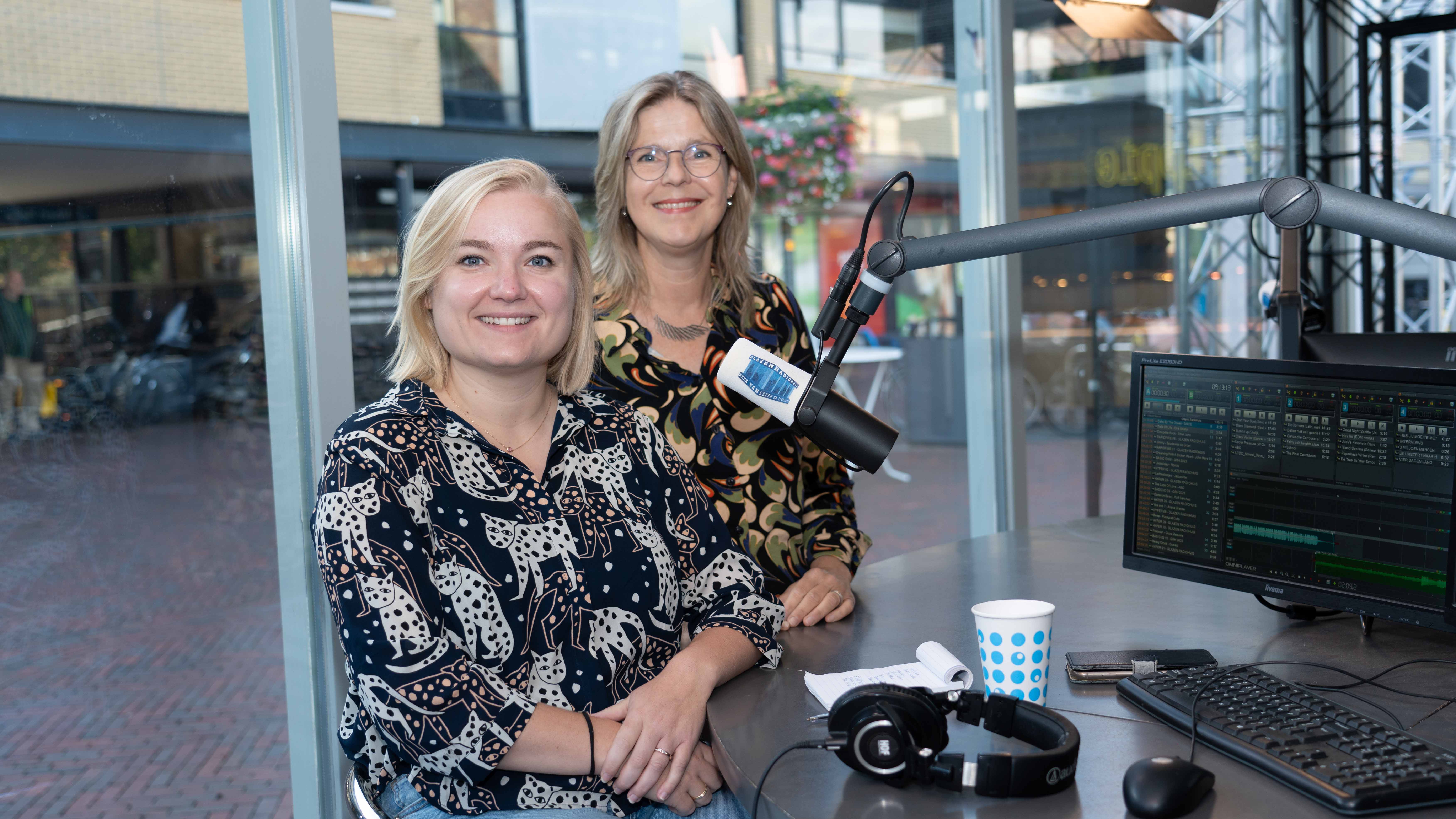[VIDEO] Karin Kievit van Taalhuis Zoetermeer en Rebecca Sterk van gemeente Zoetermeer te gast bij Glazen Radiohuis