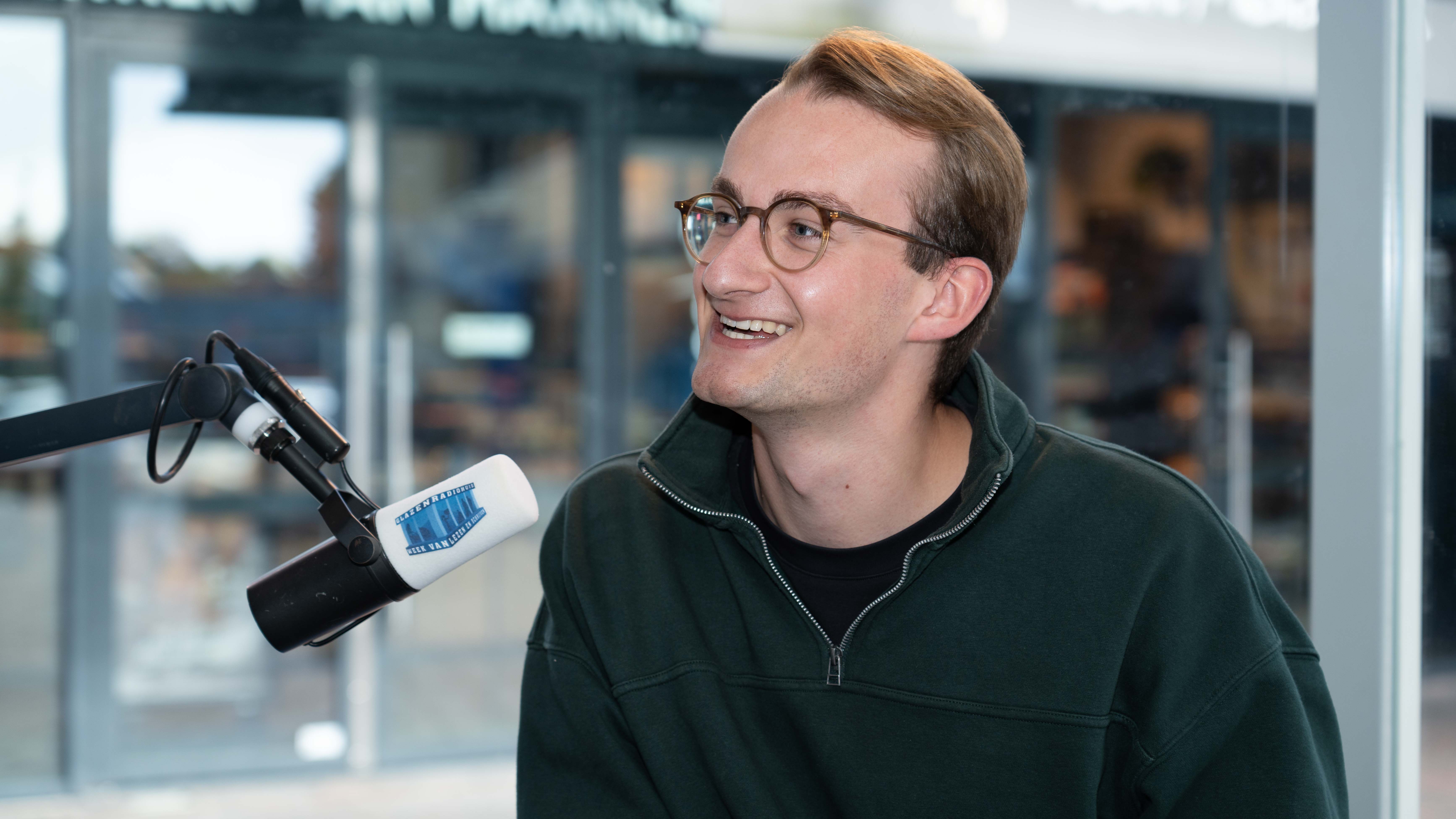 [VIDEO] Laurens van der Berg van Tolkie te gast bij het Glazen Radiohuis
