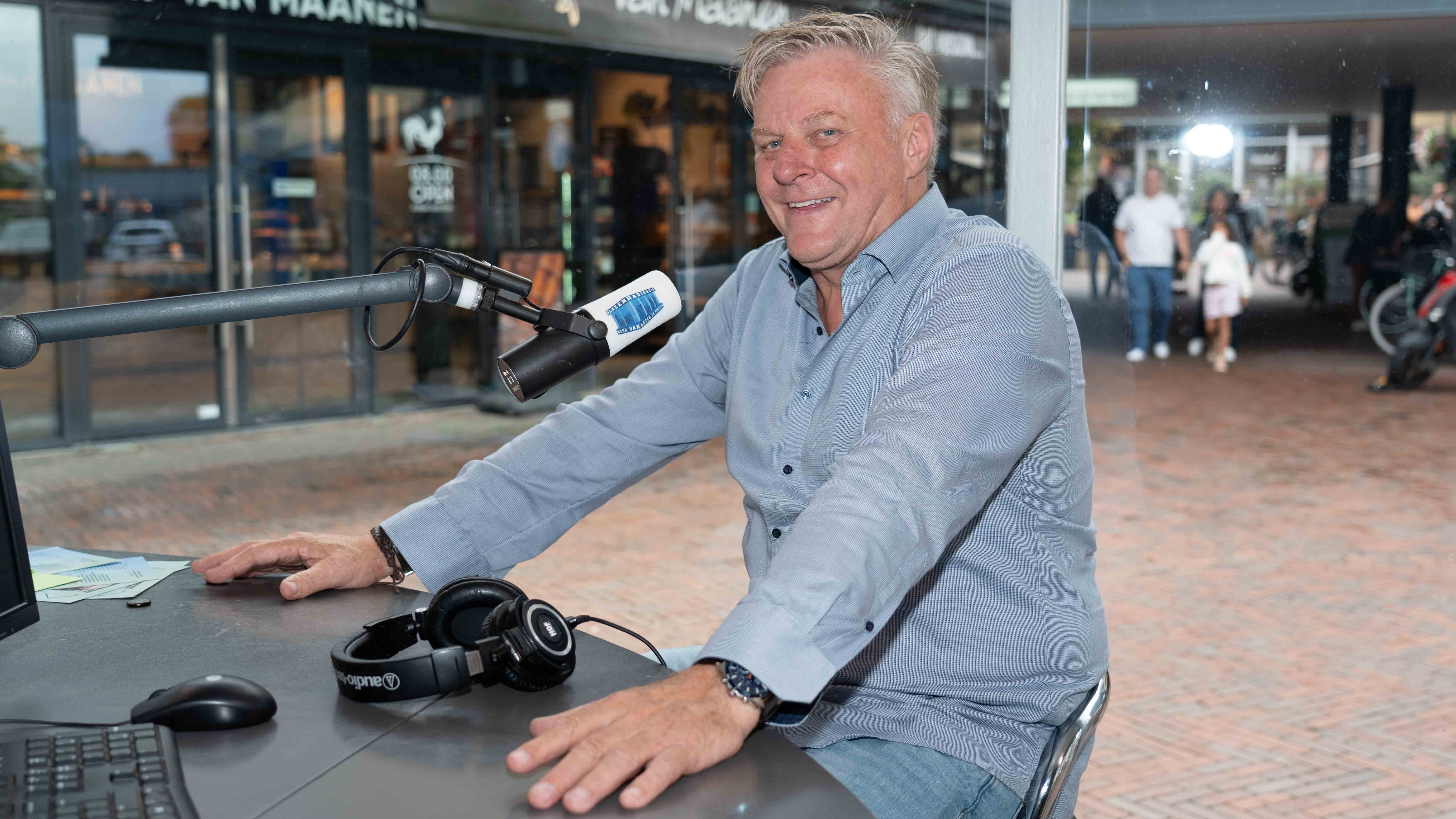 Wethouder Leon Hoek sluit het Glazen Radiohuis van Berkel en Rodenrijs af