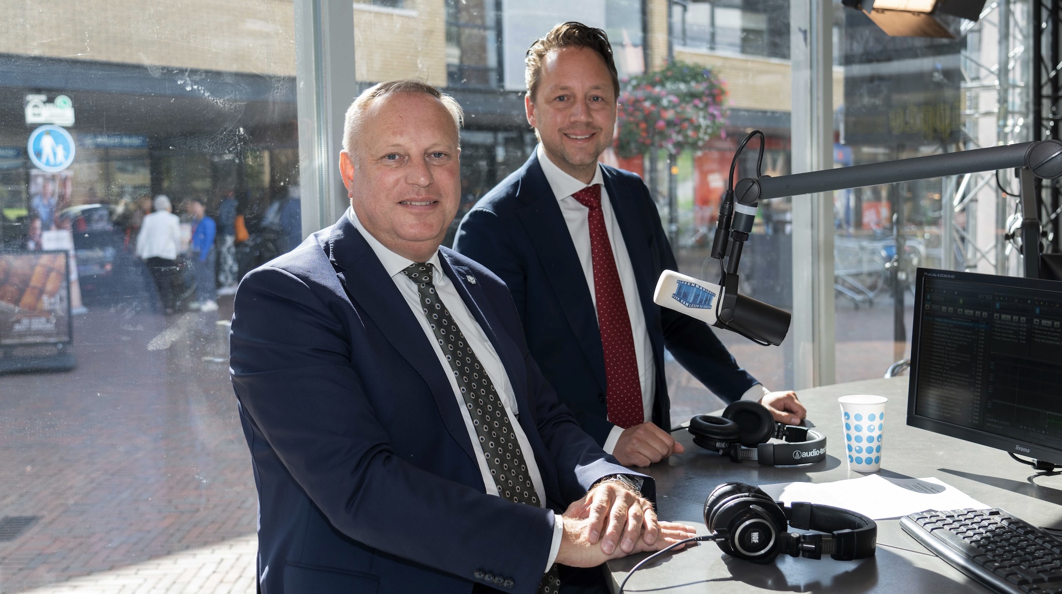 [VIDEO] Wethouder Paul de Bruijn en wethouder Peter Hennevanger te gast in Glazen Radiohuis