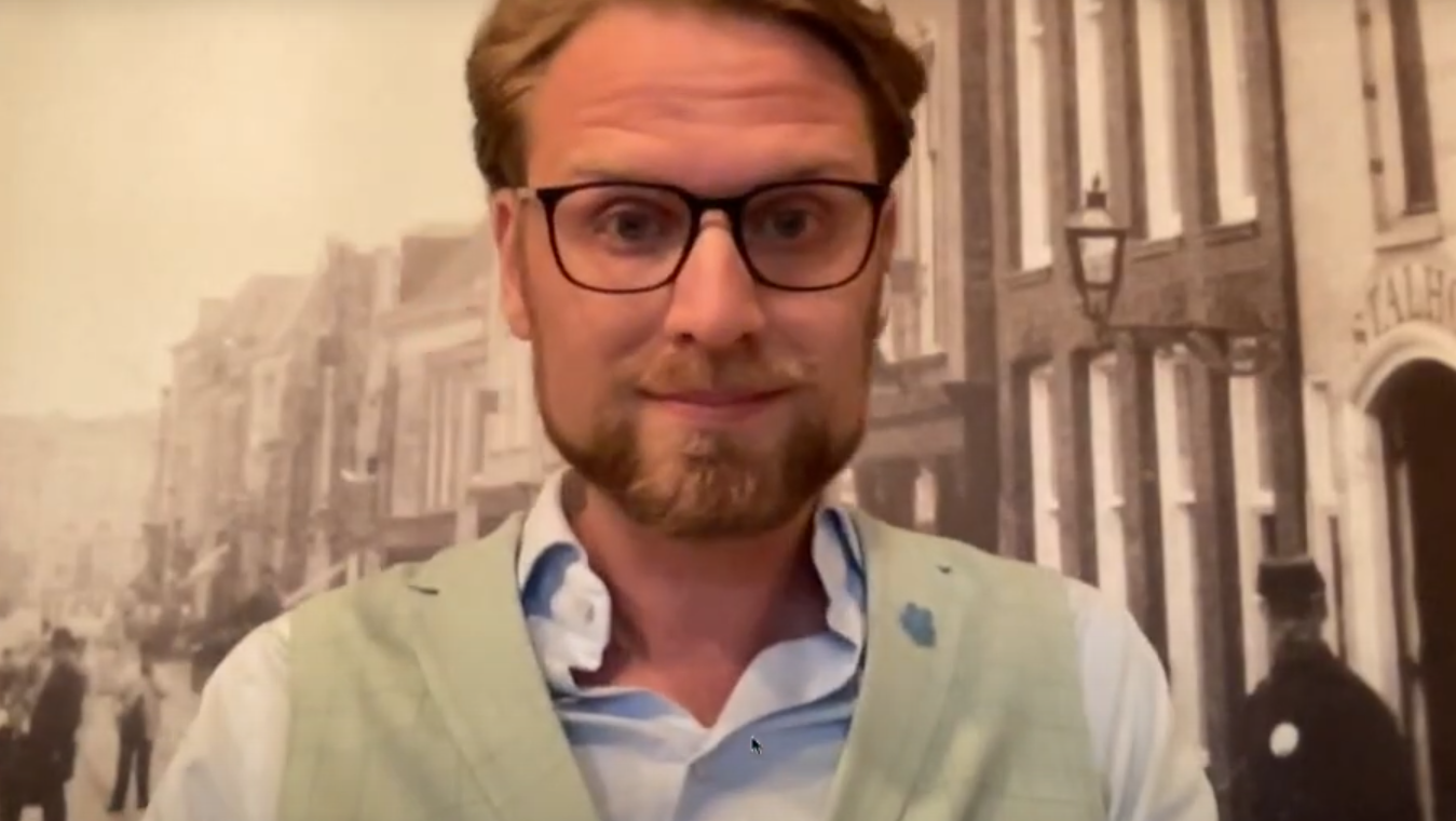 [VIDEO] Bas van Klompenburg van Stichting Lezen en Schrijven te gast bij het Glazen Radiohuis