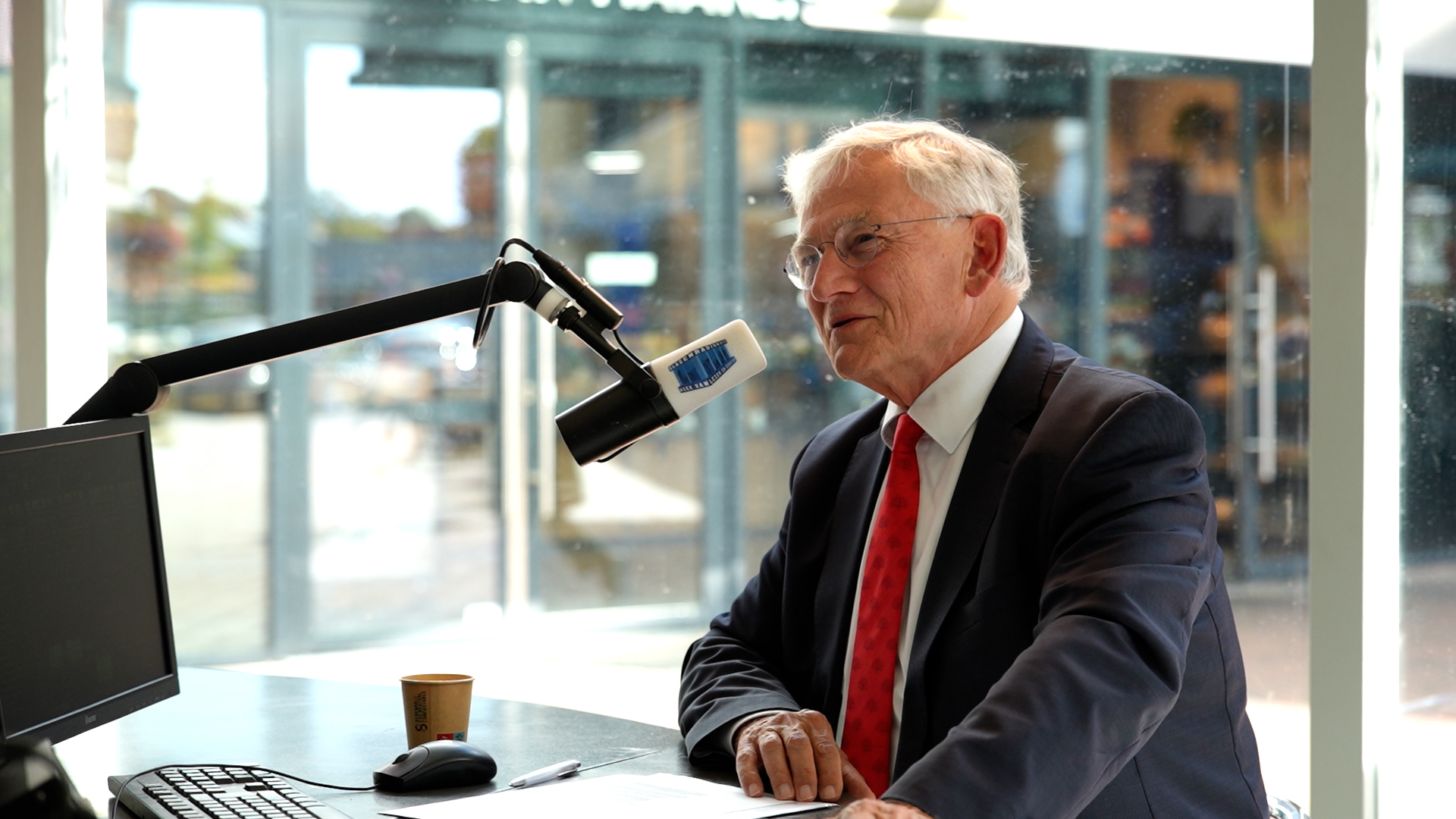 [VIDEO] Wethouder Ritske Bloemendaal te gast bij het Glazen Radiohuis