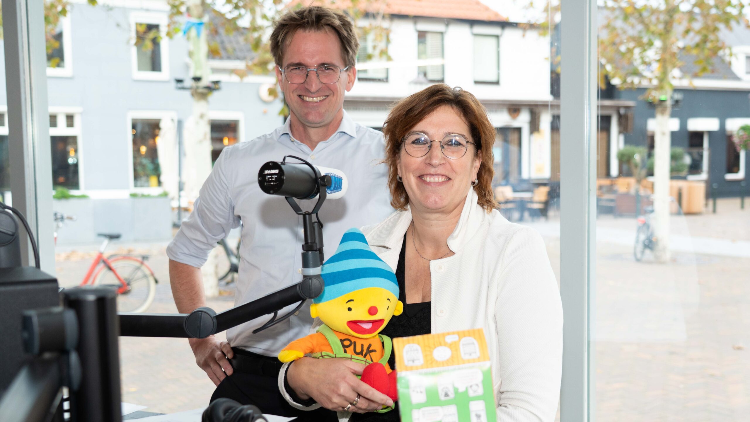 [VIDEO] Ernst van Hartvelt en Astrid Hermans te gast bij Glazen Radiohuis