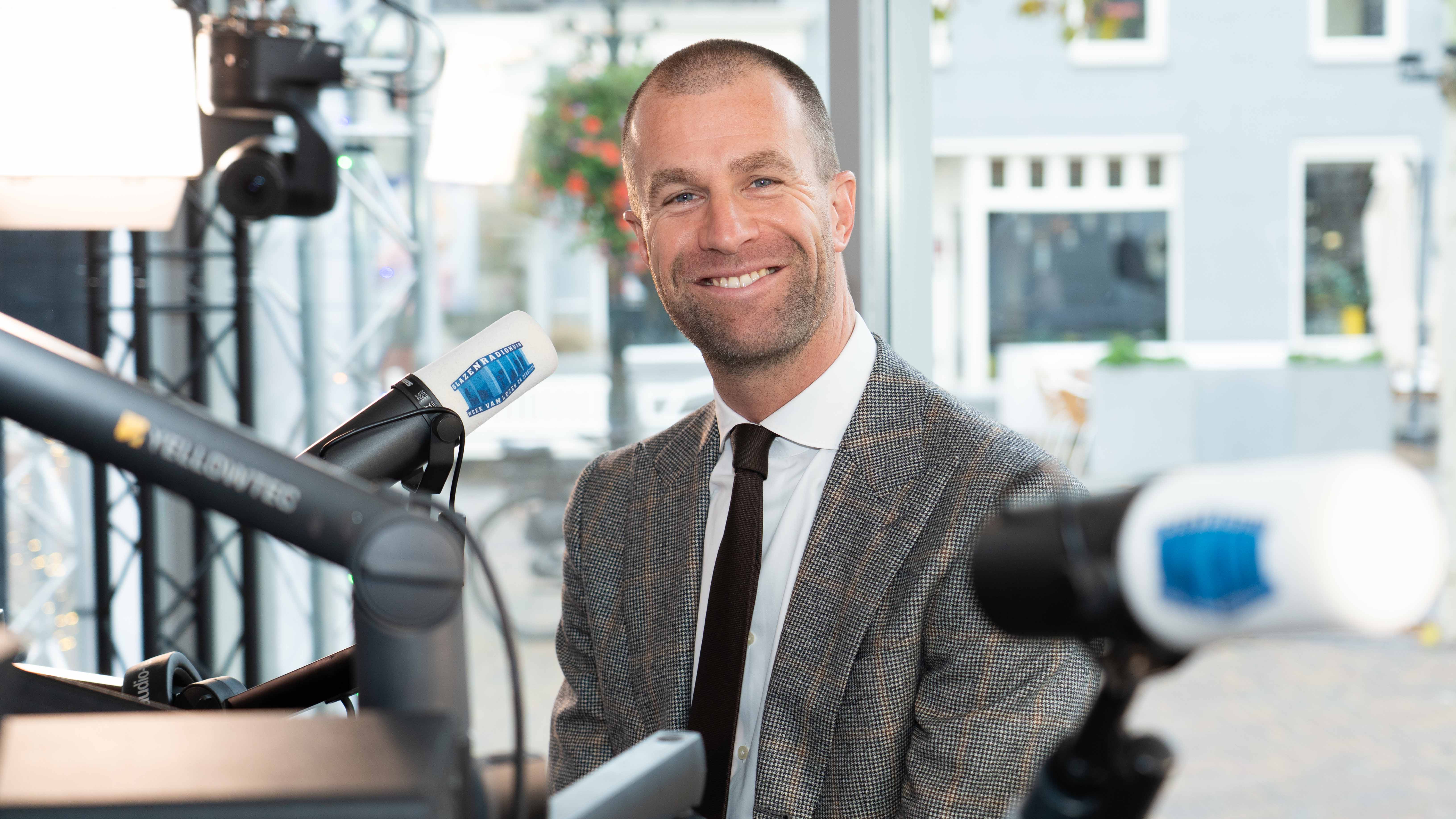 [VIDEO] Hilbert Bredemeijer te gast in het Glazen Radiohuis