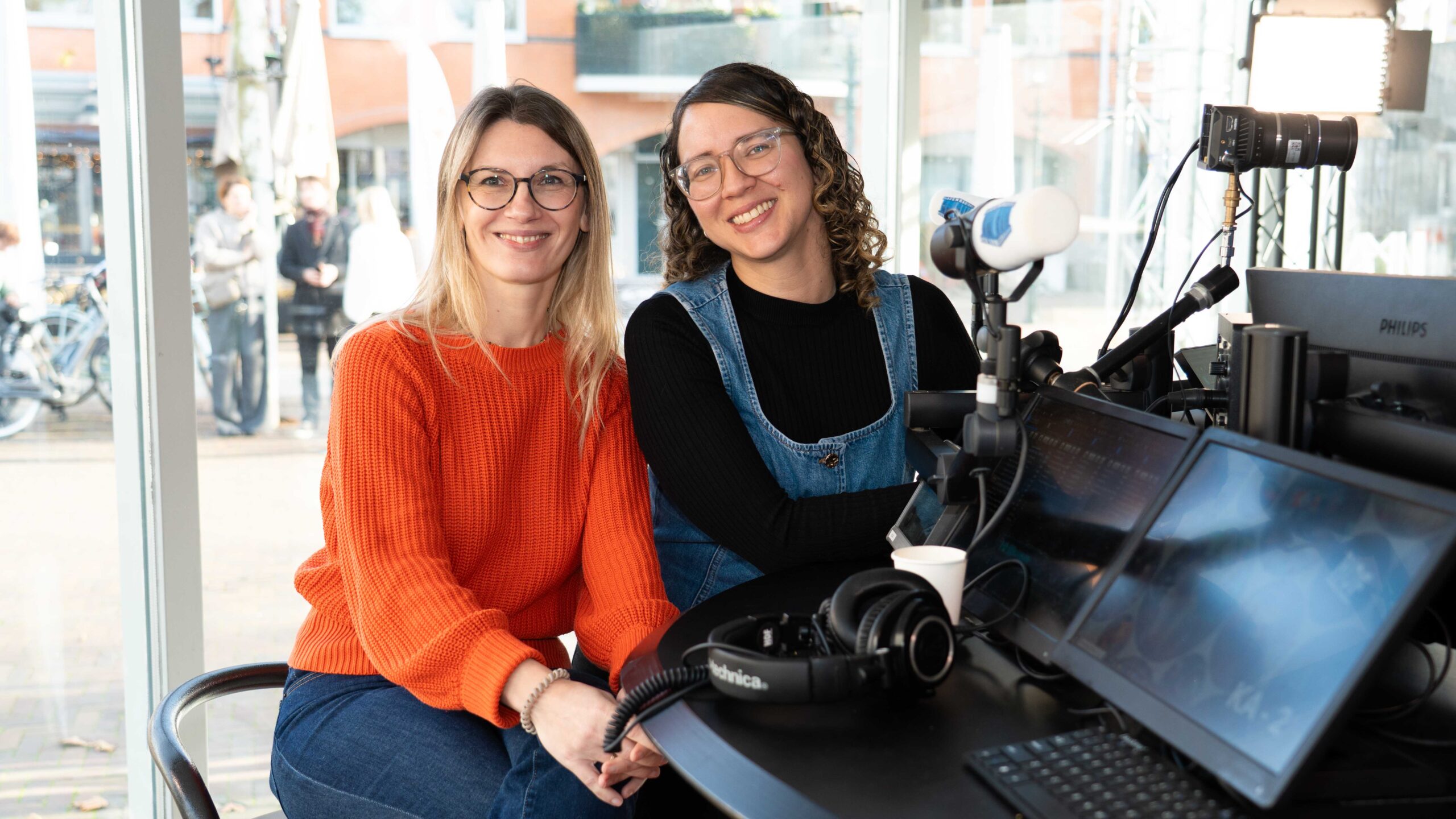 [VIDEO] Ryanne Kelly en Sandra Selakovic te gast bij het Glazen Radiohuis